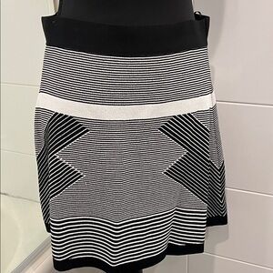 Olive & Oak Monochrome Patterned Mini Skirt